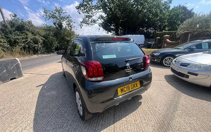 Used Peugeot 108 Active 72 HP (52 kW) 2022 Hatchback