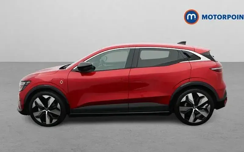 Used Renault Megane E-Tech Komfort 160 kW (218 HP) 2025 Red Hatchback