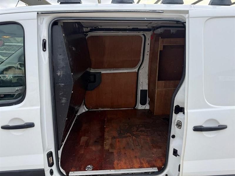 Used Peugeot Expert 90 HP (66 kW) 2015 White Van