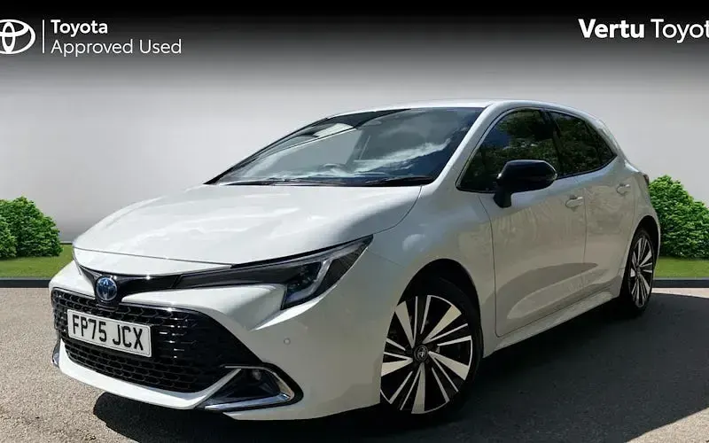 Used Toyota Corolla Design 140 HP (102 kW) 2026 Hatchback