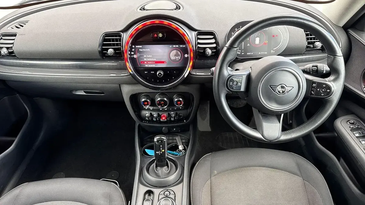 Used Mini Cooper Clubman Classic 134 HP (98 kW) 2021 Black Estate