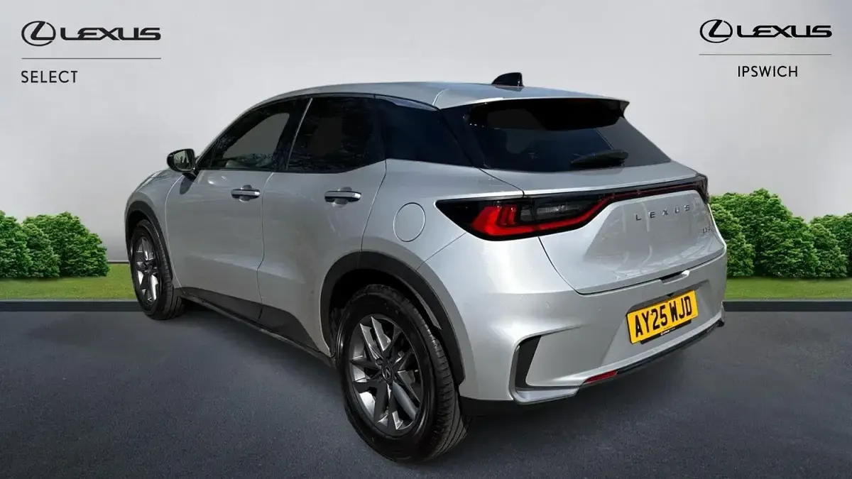 Used Lexus LBX 136 HP (100 kW) 2025 Silver SUV