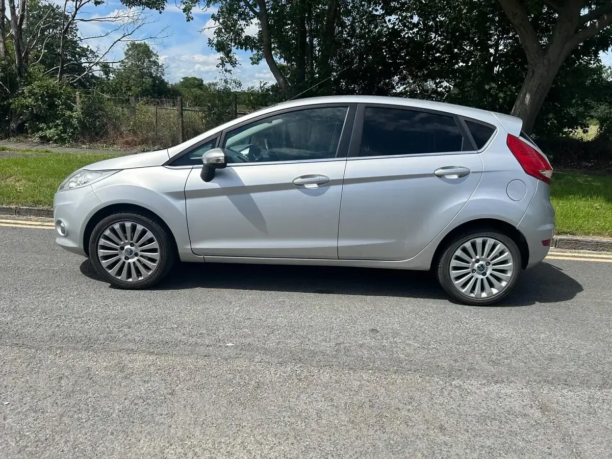 Used Ford Fiesta Titanium 2010 Silver Hatchback