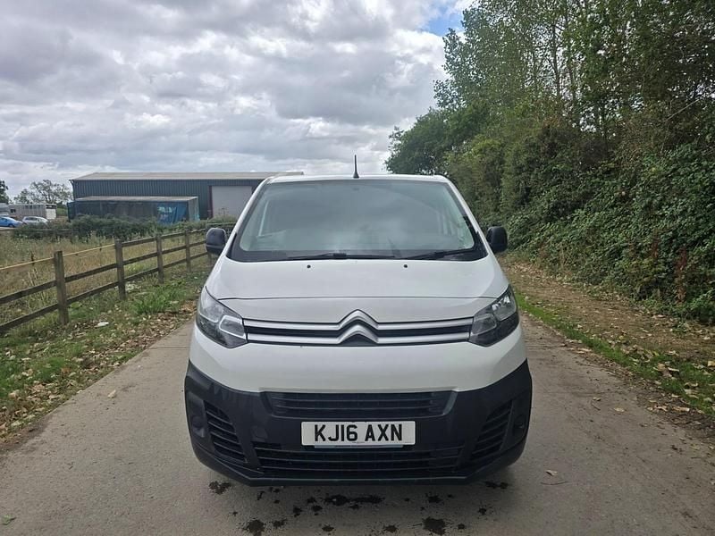 White Used 2016 Citroën Dispatch MPV | £3,795 (Fair price) - Image 1/4