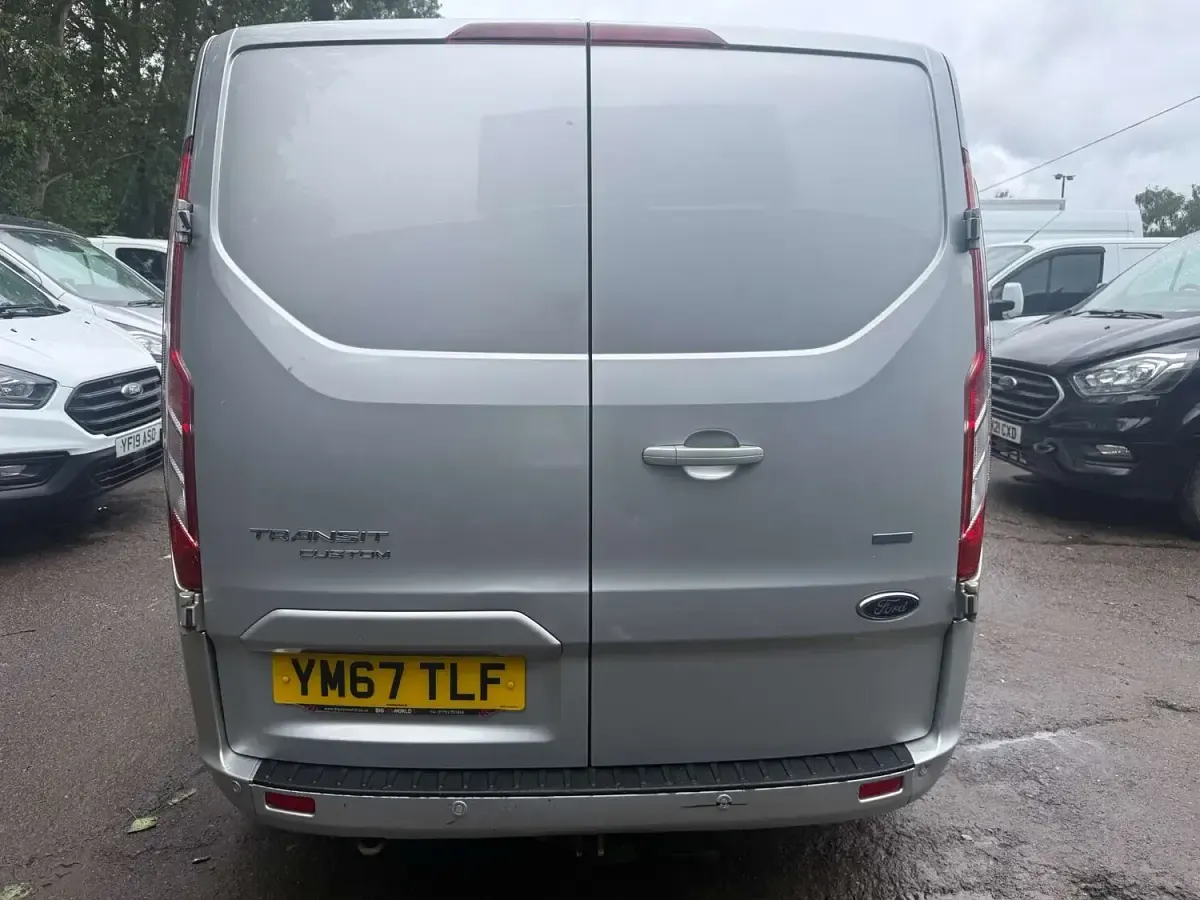 Used Ford Transit Custom Limited 130 HP (95 kW) 2018 Silver Van