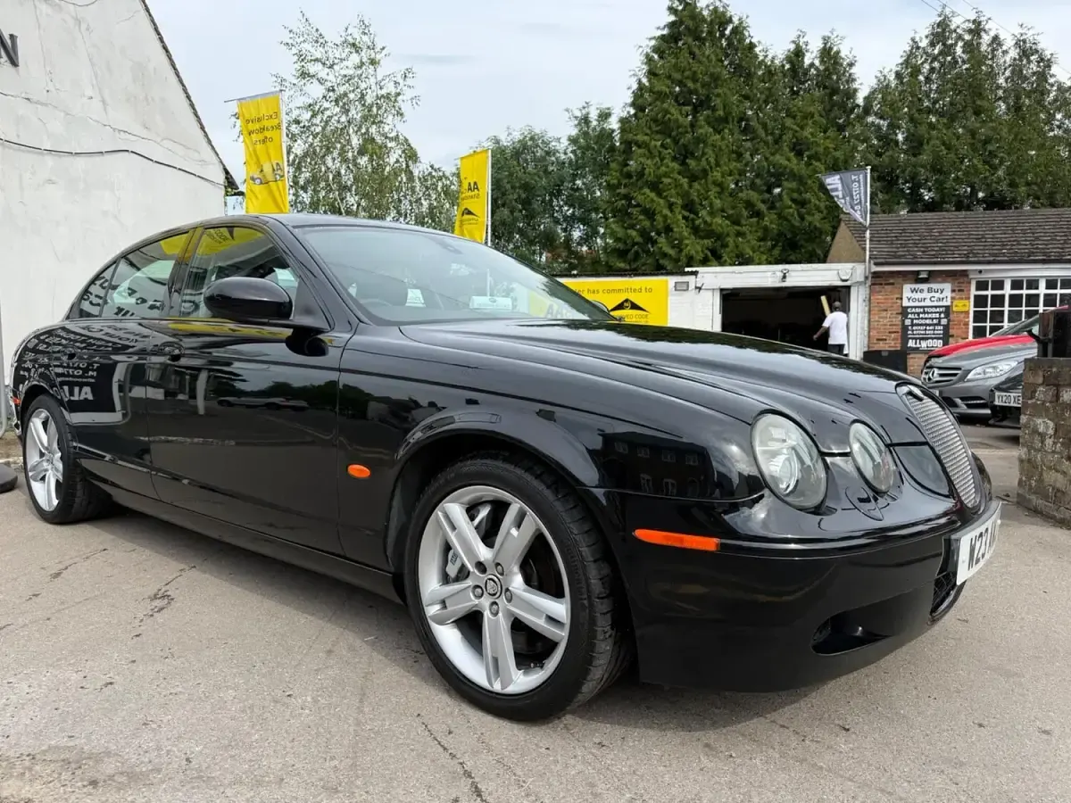 Used Jaguar S-Type R 298 HP (219 kW) 2005 Black Sedan