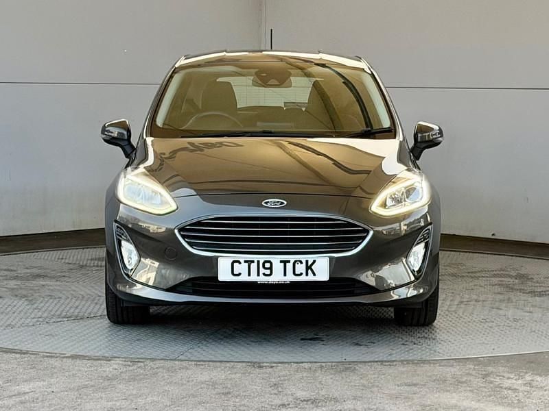 Used Ford Fiesta Zetec 100 HP (73 kW) 2019 Grey Hatchback