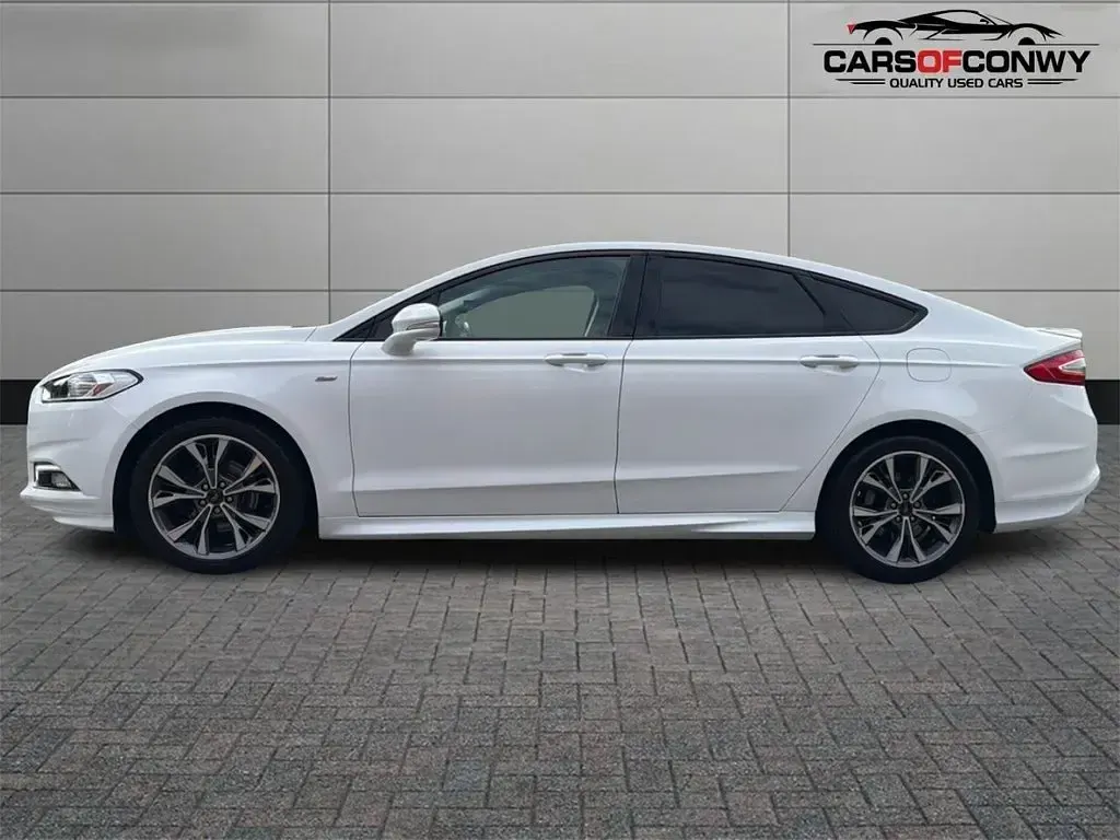 Used Ford Mondeo ST-Line 180 HP (132 kW) 2017 White Hatchback