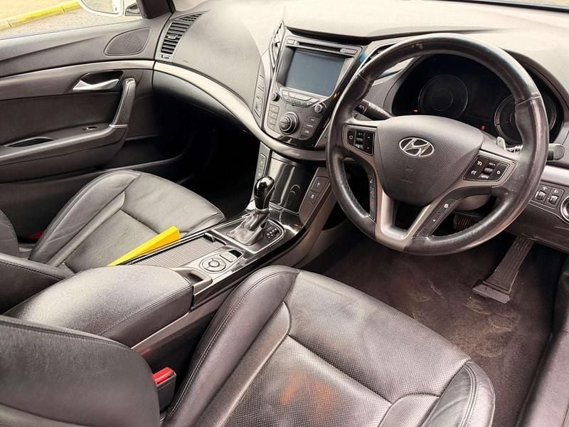 Used Hyundai i40 SE 141 HP (103 kW) 2015 White Estate