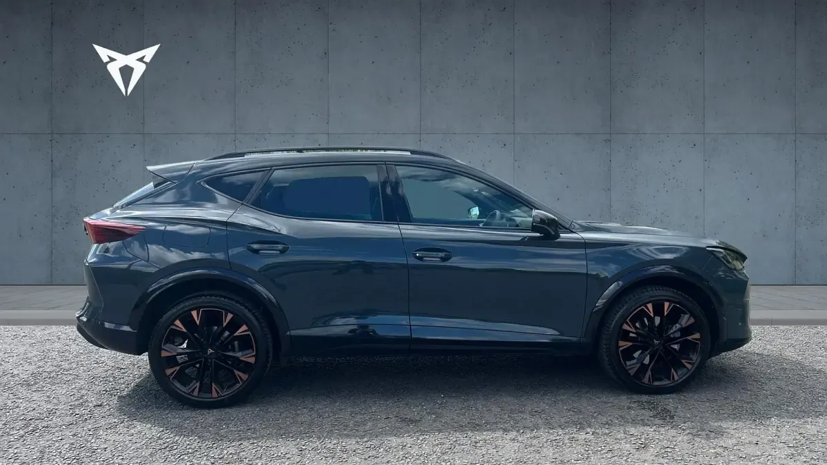 Used Cupra Formentor 150 HP (110 kW) 2025 Blue SUV