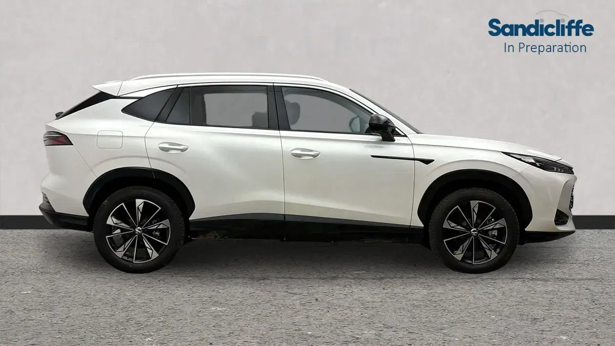 New MG HS SE 224 HP (164 kW) 2025 Metallic  white pearl SUV