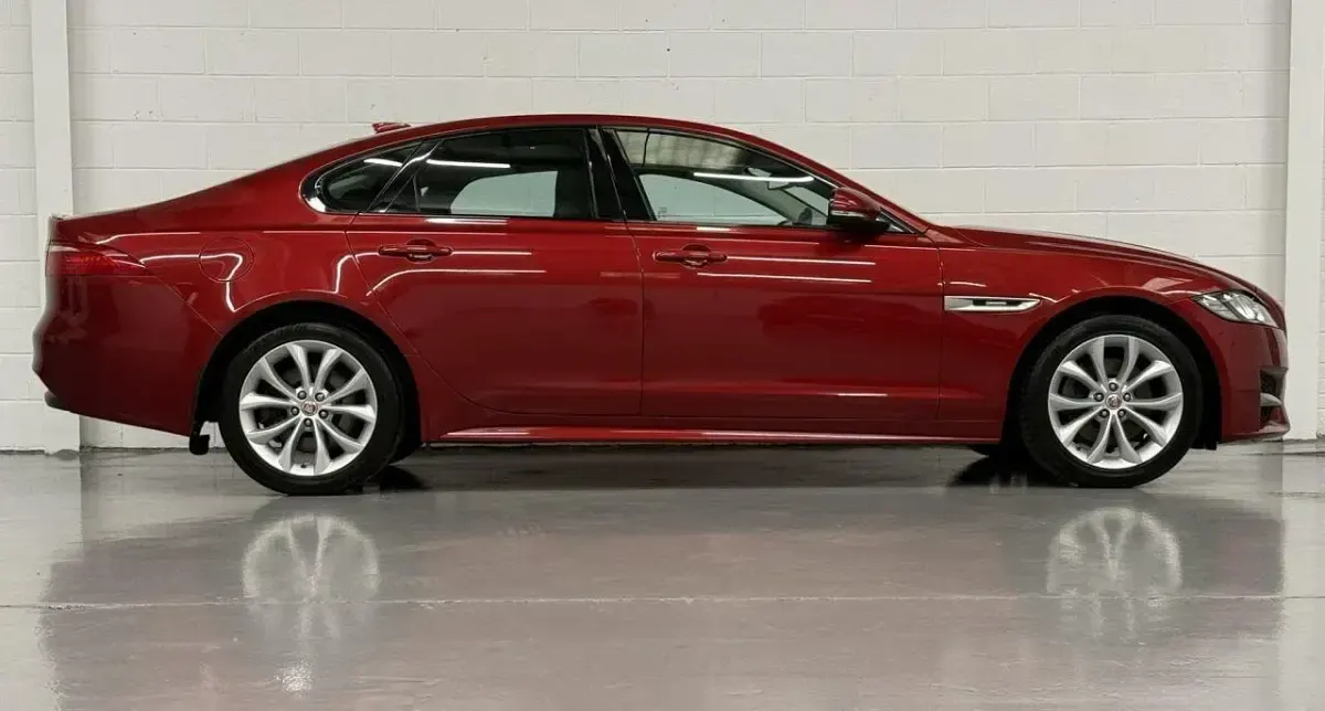 Used Jaguar XF R-Sport 180 HP (132 kW) 2017 Red Sedan