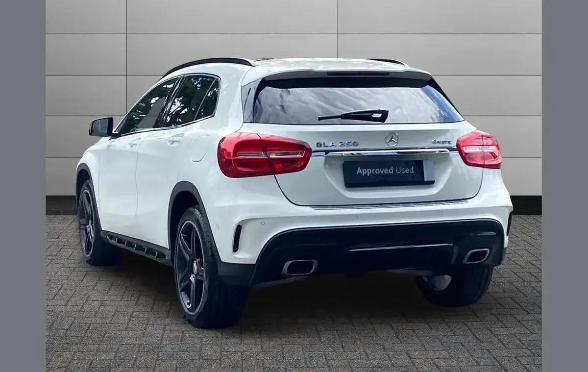 Used Mercedes GLA250 AMG line 211 HP (155 kW) 2016 White SUV