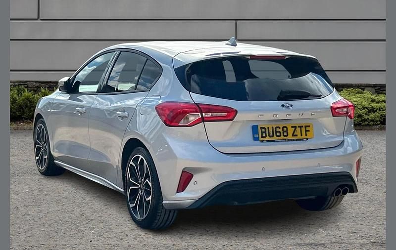 Used Ford Focus ST-Line X 123 HP (90 kW) 2018 Silver Hatchback
