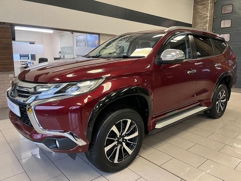 Used Mitsubishi Shogun 181 HP (133 kW) 2019 Red SUV