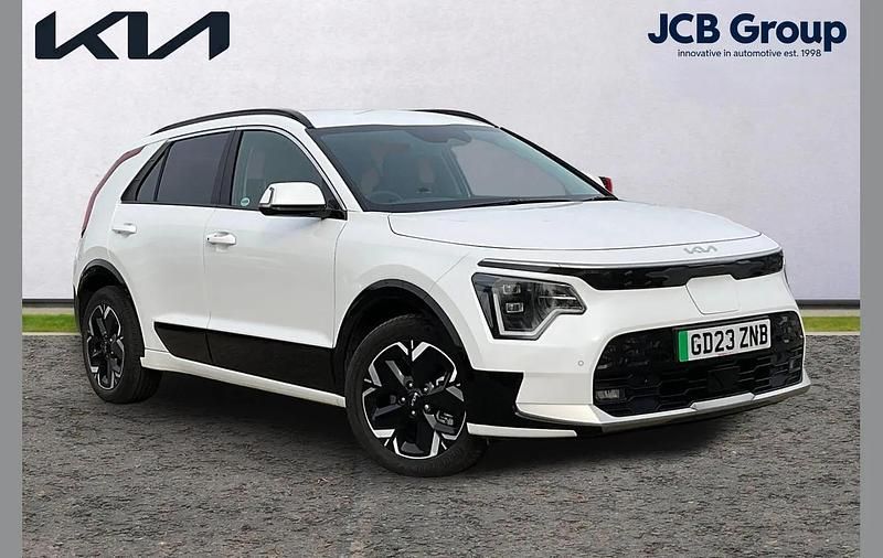 Used Kia e-Niro 150 kW (204 HP) 2023 White SUV