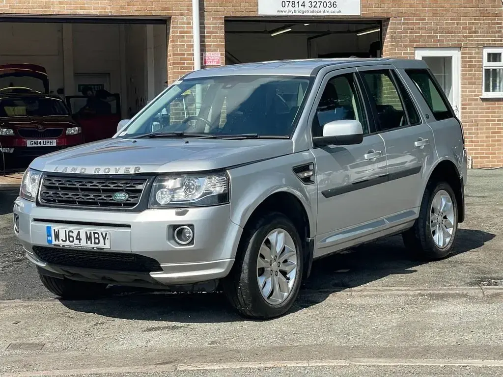 Used Land Rover Freelander 2 SE 150 HP (110 kW) 2014 Silver SUV