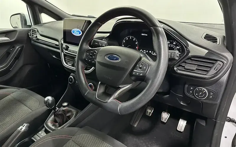 Used Ford Fiesta ST-Line 95 HP (69 kW) 2021 White Hatchback