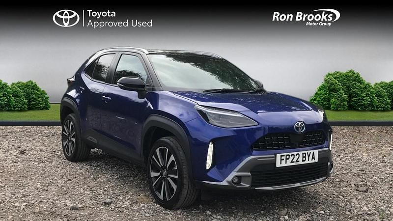 Blue/black Used 2022 Toyota Yaris Hybrid Edition Hatchback | £22,250 - Image 1/4