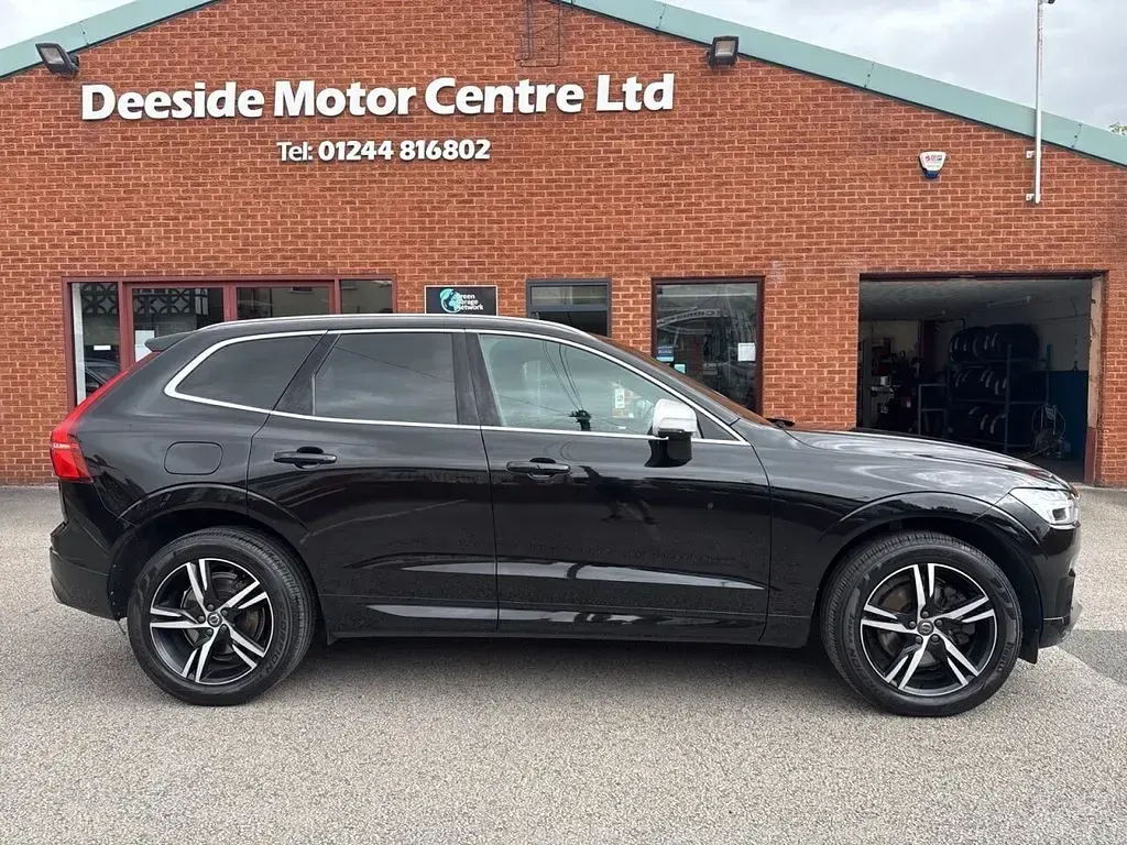 Used Volvo XC60 R-Design 190 HP (139 kW) 2019 Black SUV