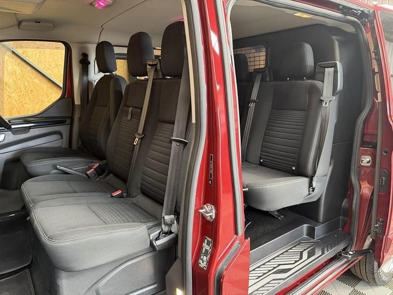 Used Ford Transit Custom Limited 130 HP (95 kW) 2021 Red Van
