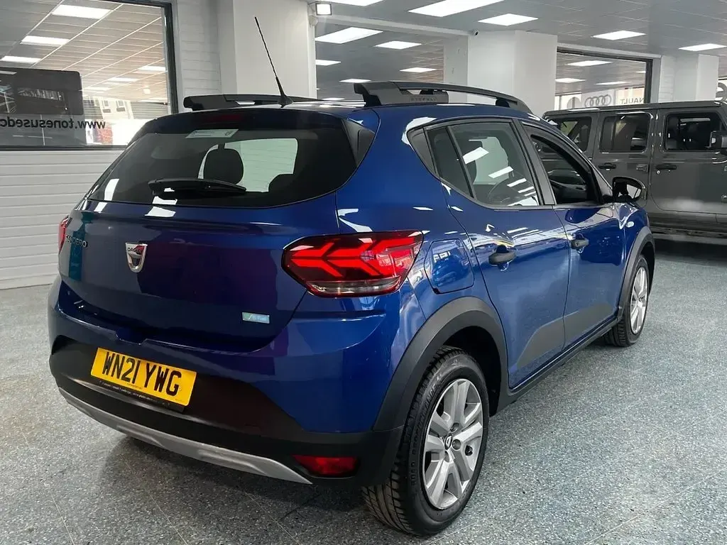 Used Dacia Sandero Essentiel 90 HP (66 kW) 2021 Blue Hatchback
