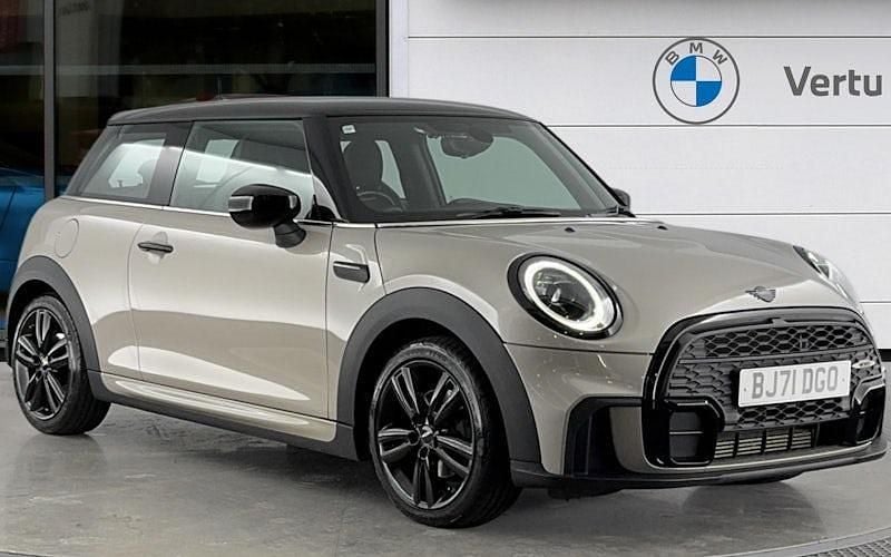 Begagnad Mini Cooper Hatch 136 HK (100 kW) 2022 Halvkombi