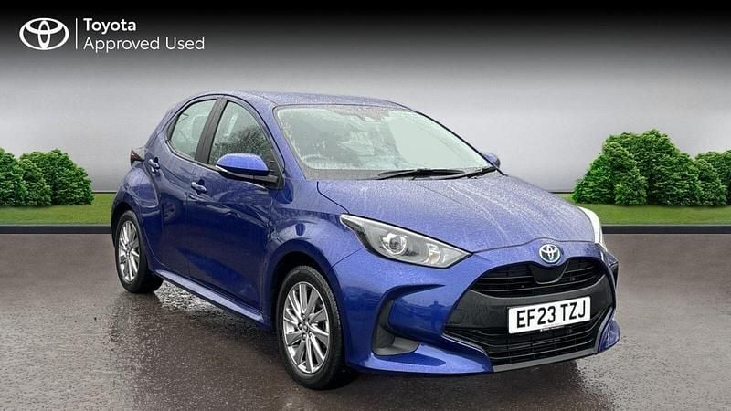 Used Toyota Yaris Hybrid 116 HP (85 kW) 2023 Blue Hatchback