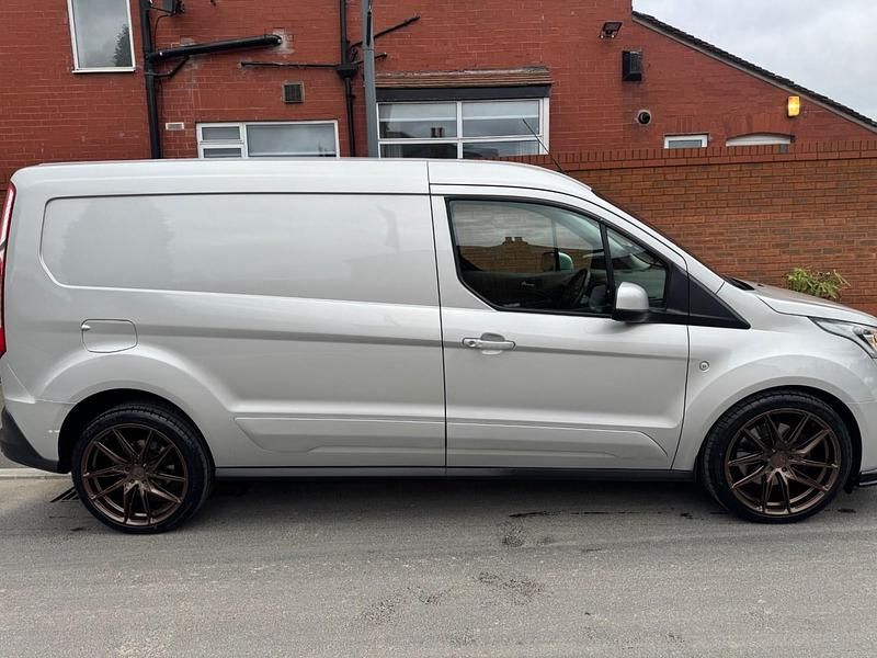 Używany Ford Transit Connect Limited 120 KM (88 kW) 2022 Srebrny Minivan