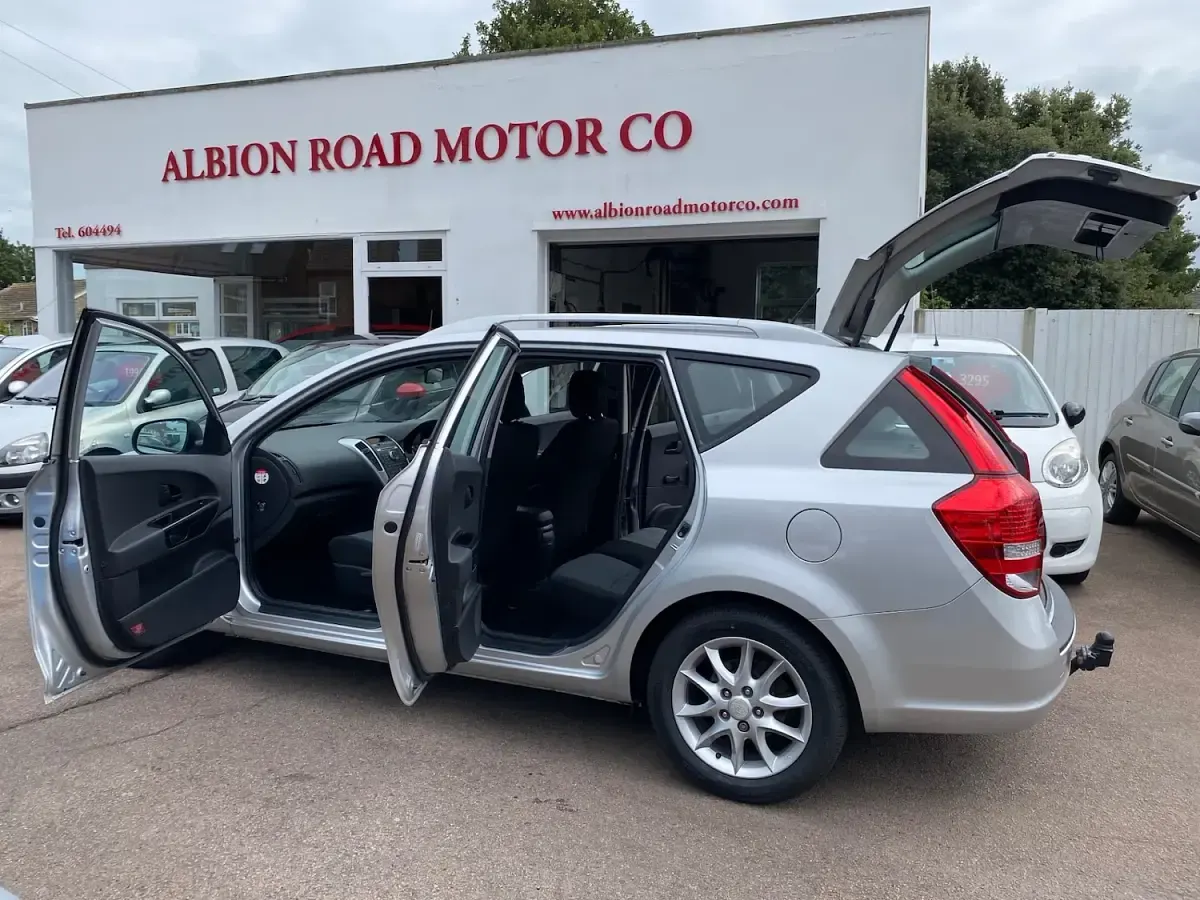 Used Kia Ceed 2012 Silver Hatchback