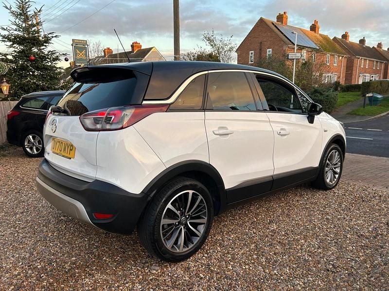 Used Vauxhall Crossland X SRi 83 HP (61 kW) 2020 White SUV