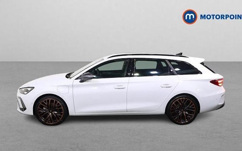 Used Cupra Leon 204 HP (150 kW) 2025 White Estate