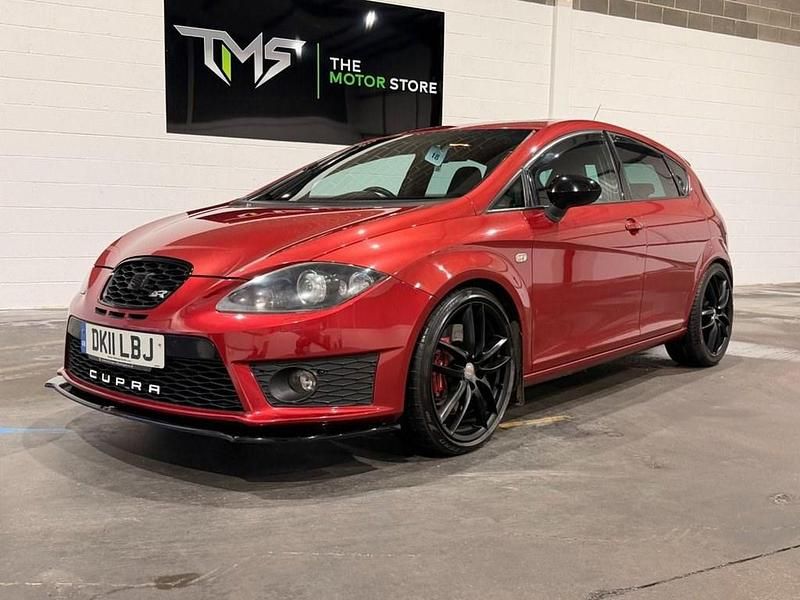 Used Seat Leon CUPRA 265 HP (194 kW) 2011 Red Hatchback