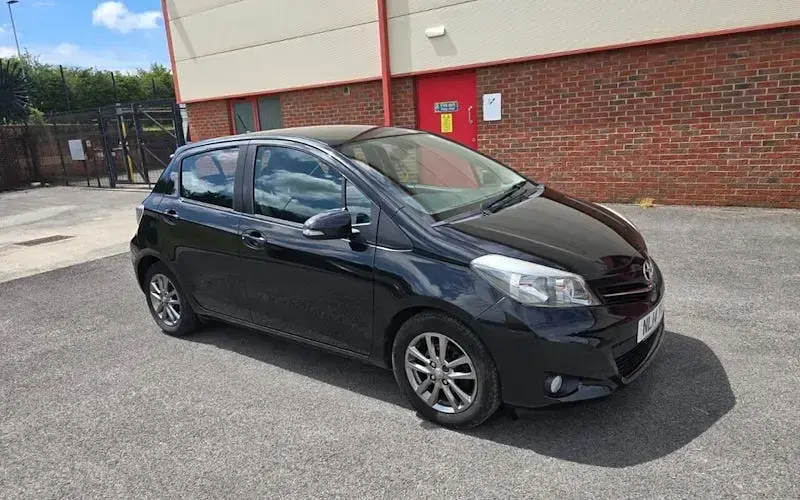 Used Toyota Yaris Plus 101 HP (74 kW) 2014 Black Hatchback