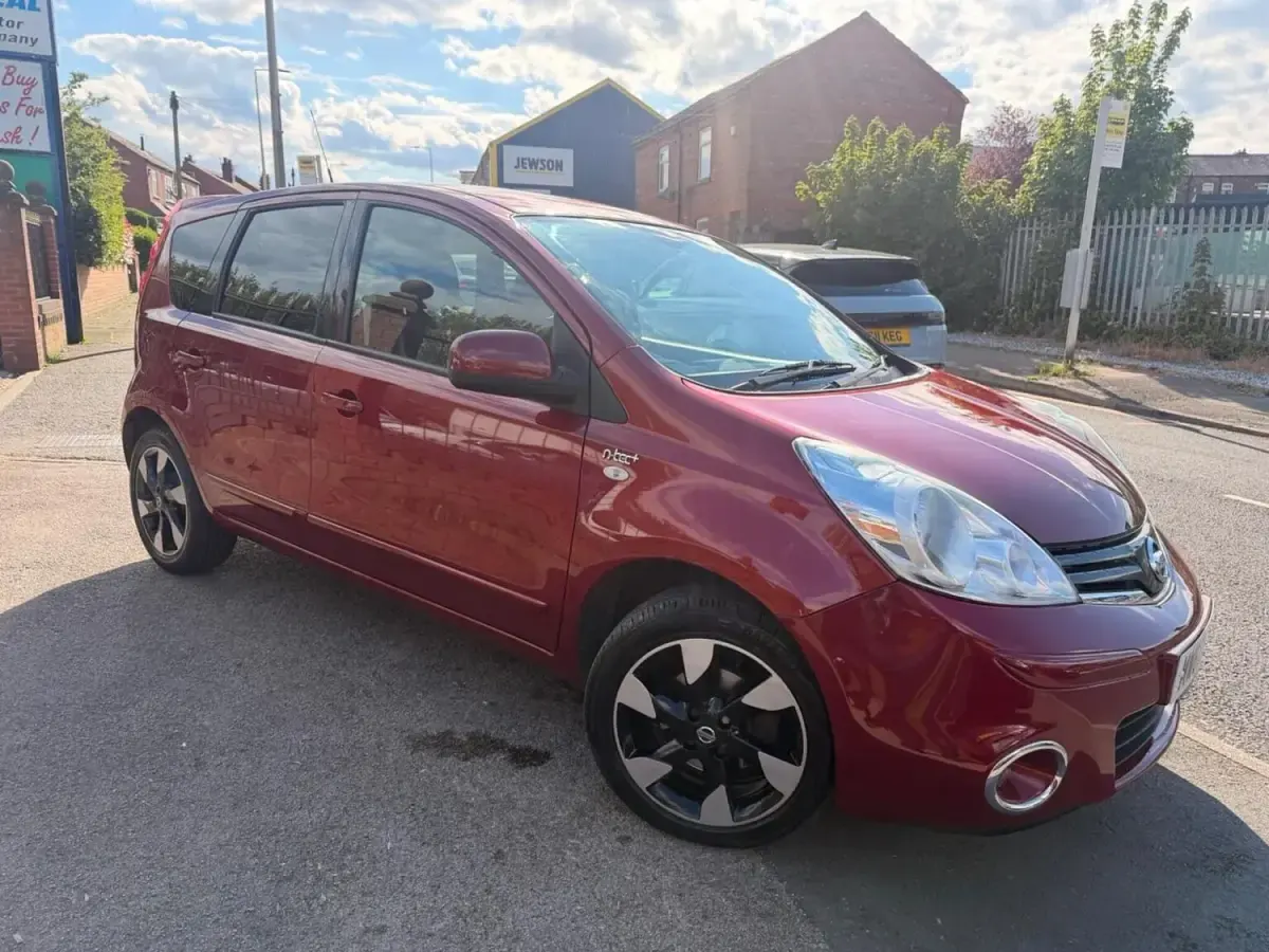 Używany Nissan Note N-TEC 110 KM (80 kW) 2013 Czerwony Hatchback