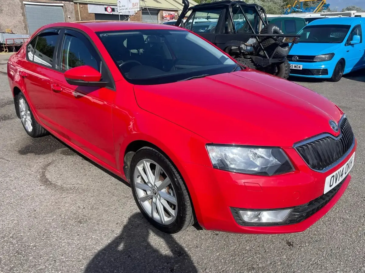 Used Skoda Octavia Elegance 2014 Red Estate