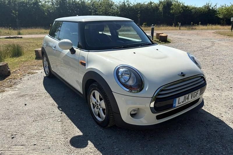 White Used 2014 Mini Cooper Hatch Hatchback | £8,490 (Super price) - Image 1/1