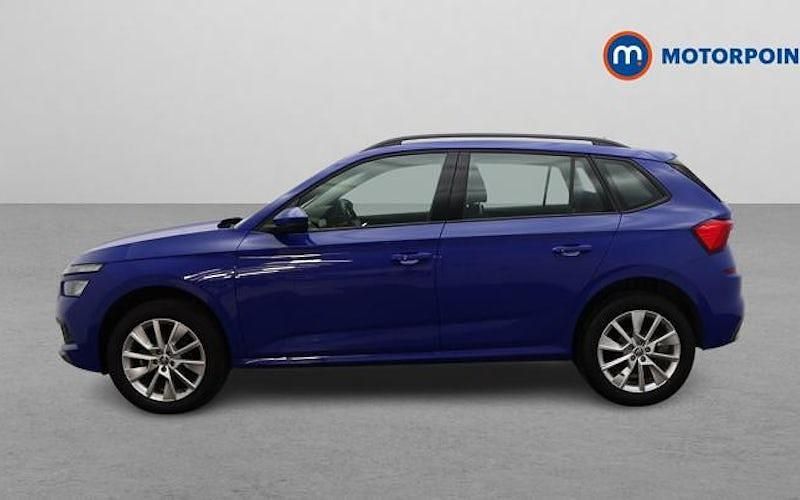 Begagnad Skoda Kamiq SE 95 HK (69 kW) 2023 Blå SUV