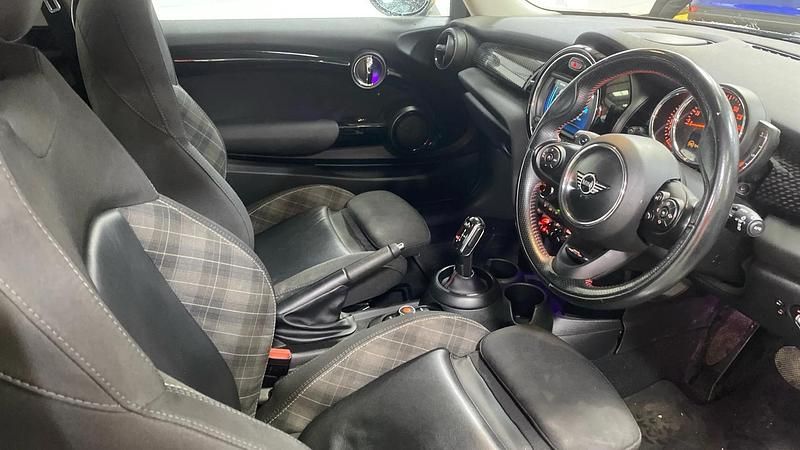 Used Mini Cooper S 192 HP (141 kW) 2018 White Hatchback