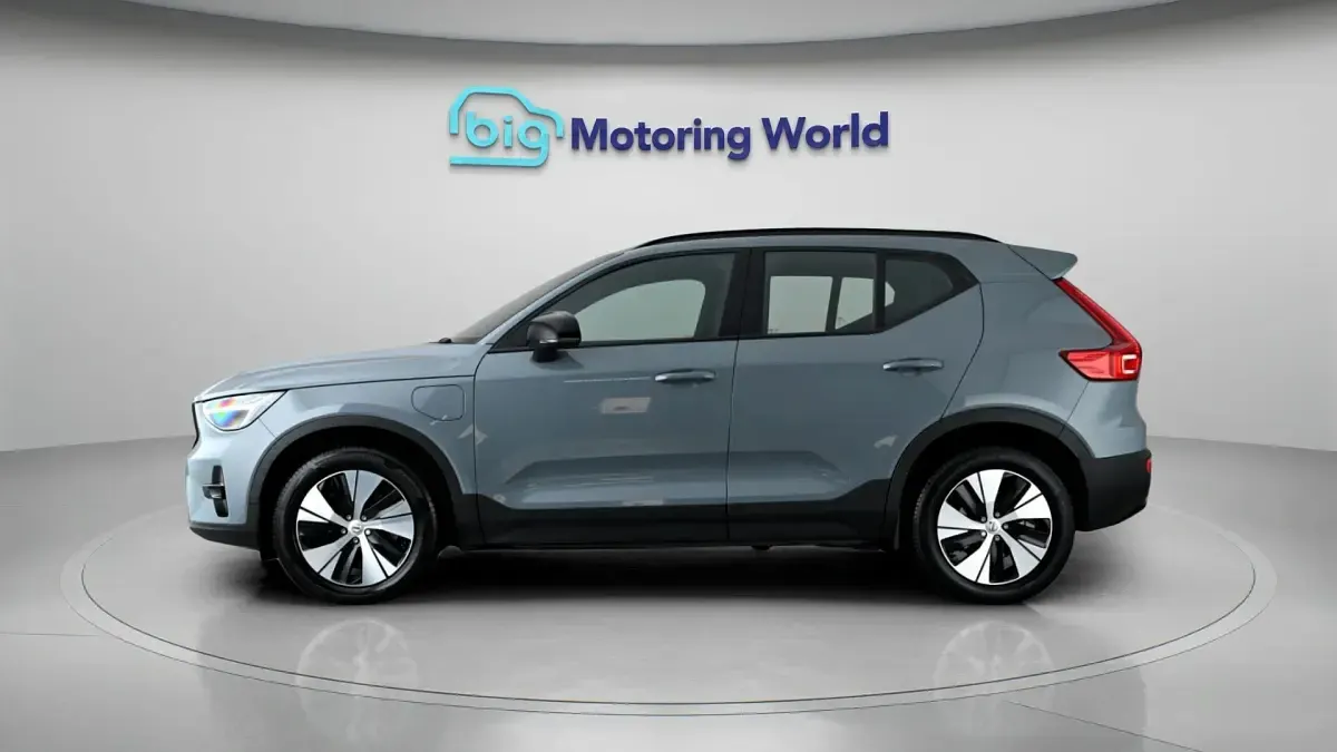 Used Volvo XC40 Plus 211 HP (155 kW) 2023 Grey SUV