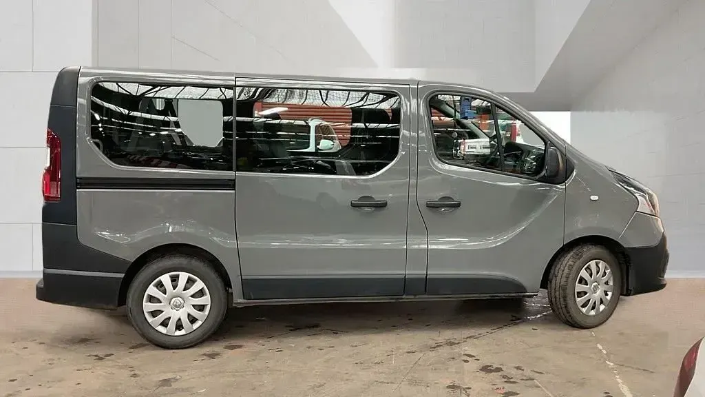 Used Renault Trafic Business 2017 Grey MPV