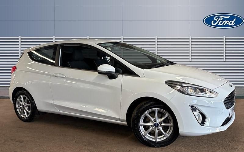 Used Ford Fiesta Zetec 86 HP (63 kW) 2018 White Hatchback