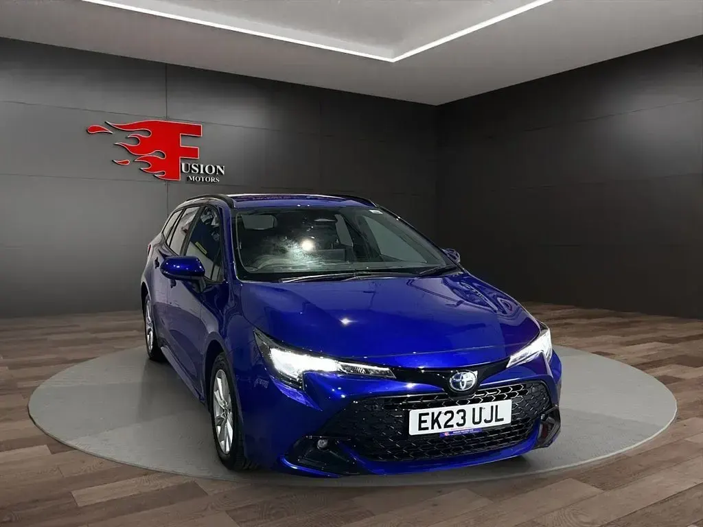 Used Toyota Corolla 140 HP (102 kW) 2023 Blue Estate