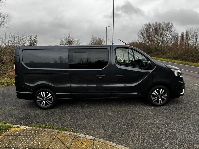 Used Renault Trafic 170 HP (125 kW) 2024 Grey MPV