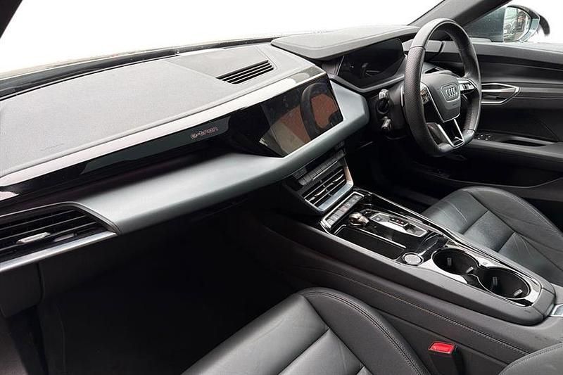 Used Audi e-tron GT quattro Design 389 kW (530 HP) 2022 Daytona grey Sedan