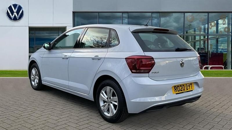 Used VW Polo SE 80 HP (58 kW) 2020 White silver metallic Hatchback