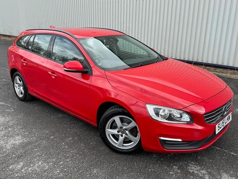 Used Volvo V60 Business Edition 181 HP (133 kW) 2015 Red Estate