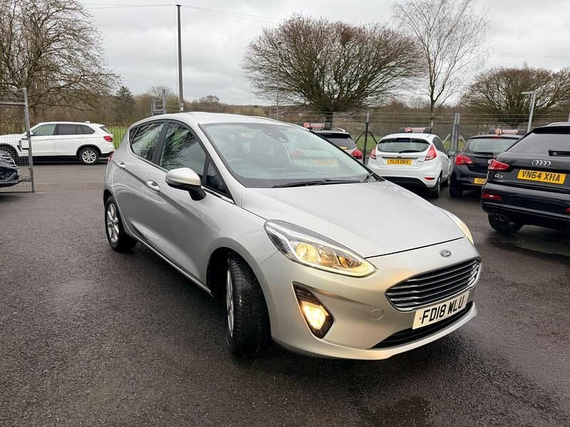 Used Ford Fiesta Zetec 85 HP (62 kW) 2018 Silver Hatchback