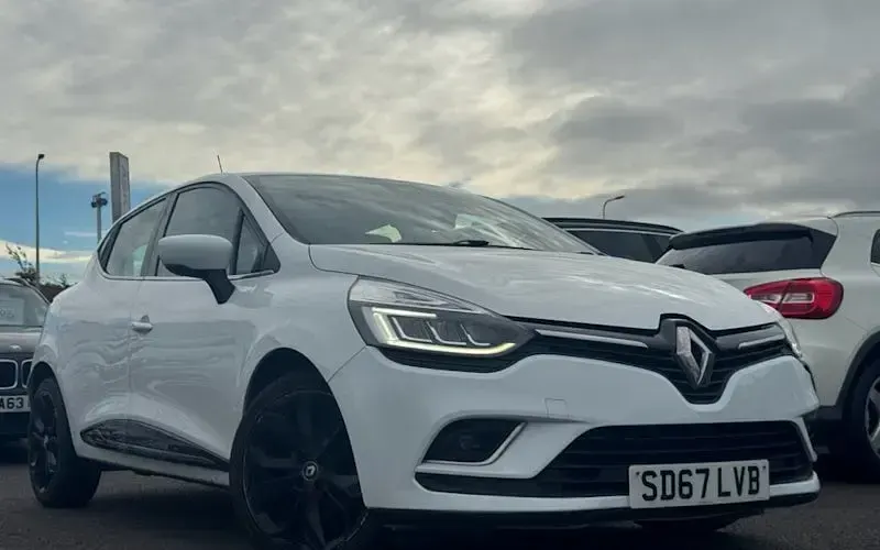 Used Renault Clio Dynamique 90 HP (66 kW) 2017 Hatchback