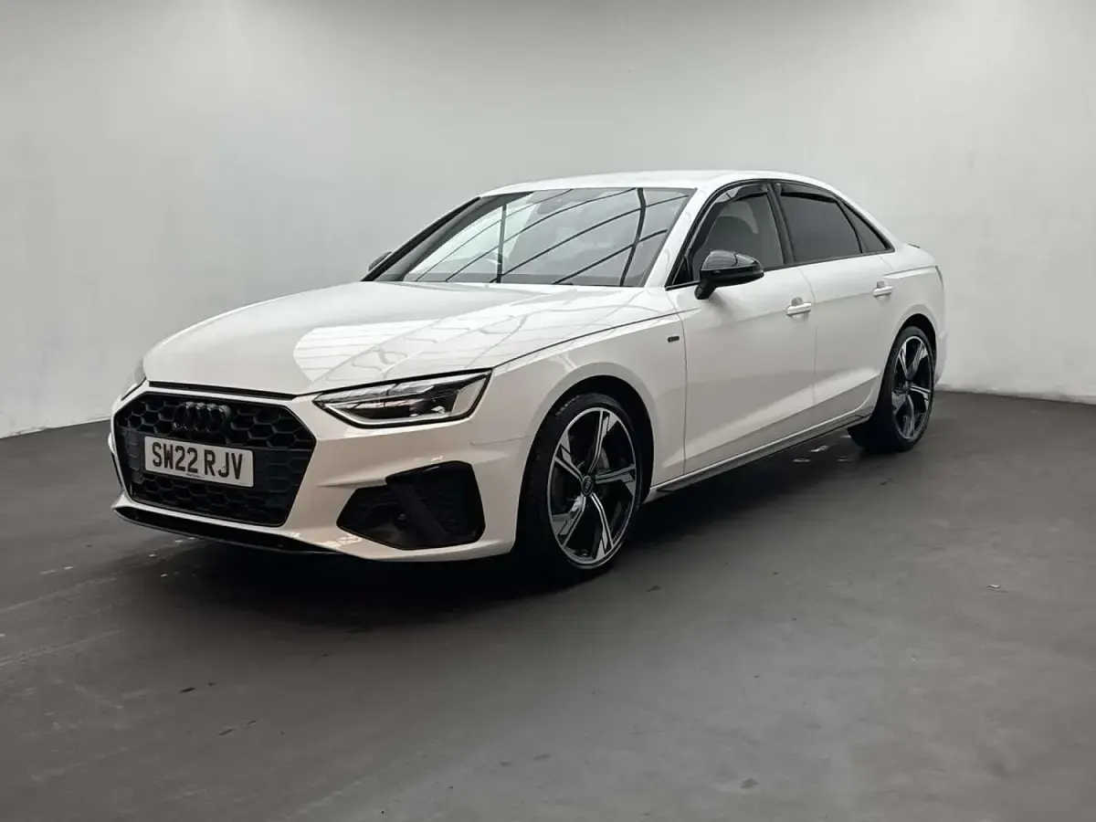 Used Audi A4 Black Edition 201 HP (147 kW) 2022 White Sedan